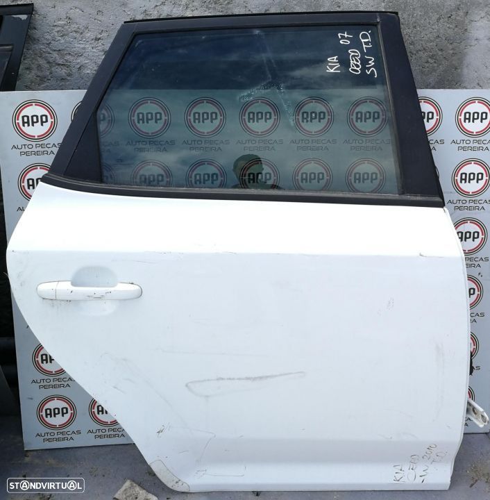 Porta traseira direita Kia Ceed de 2008 carrinha. - 1