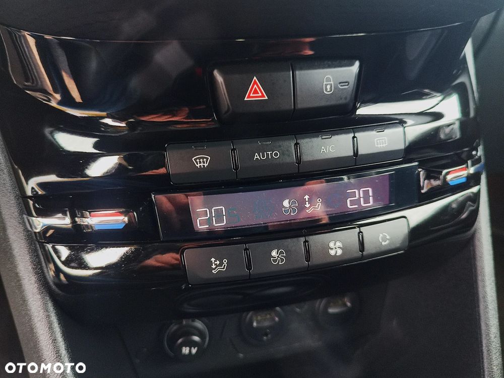 Peugeot 2008 1.6 VTi Allure - 23