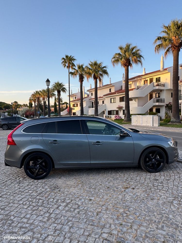 Volvo V60 2.0 D4 R-Design - 12