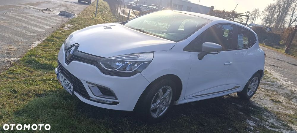 Renault Clio - 1