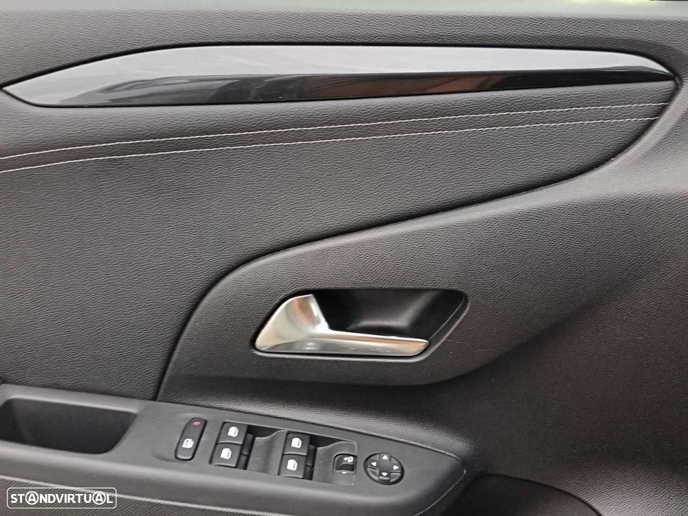 Opel Corsa 1.2 T GS Line - 12