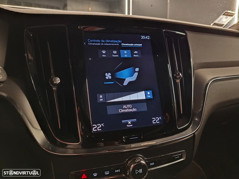 Volvo V60 2.0 D3 R-Design Geartronic - 22