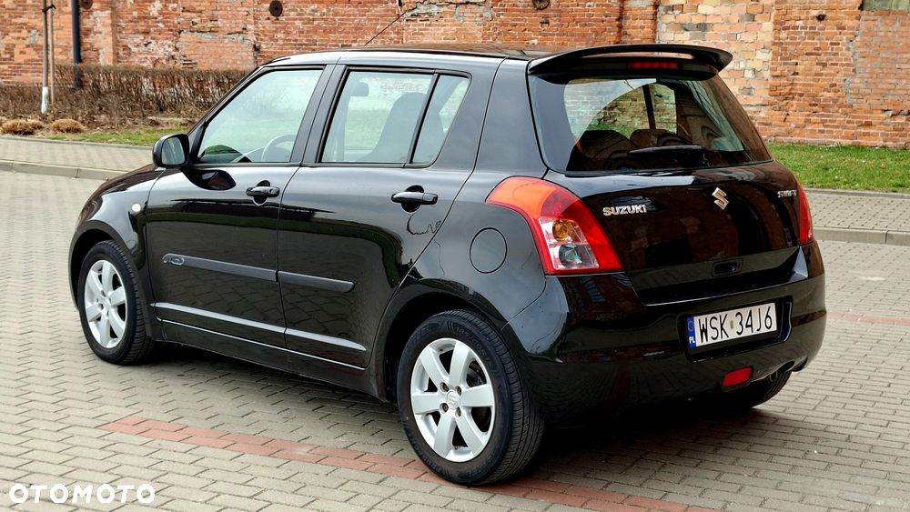 Suzuki Swift - 4