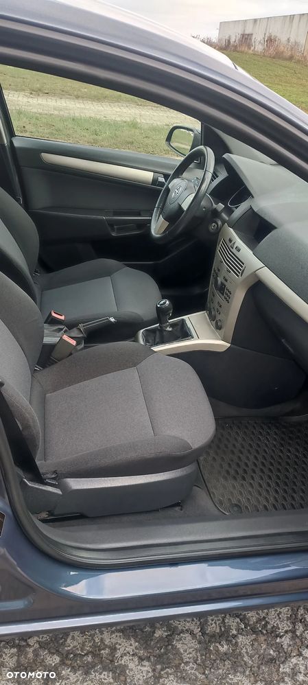 Opel Astra 1.4 Enjoy - 17