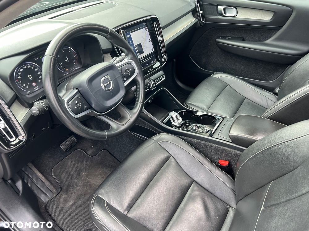Volvo XC 40 D3 AWD Momentum Pro - 12