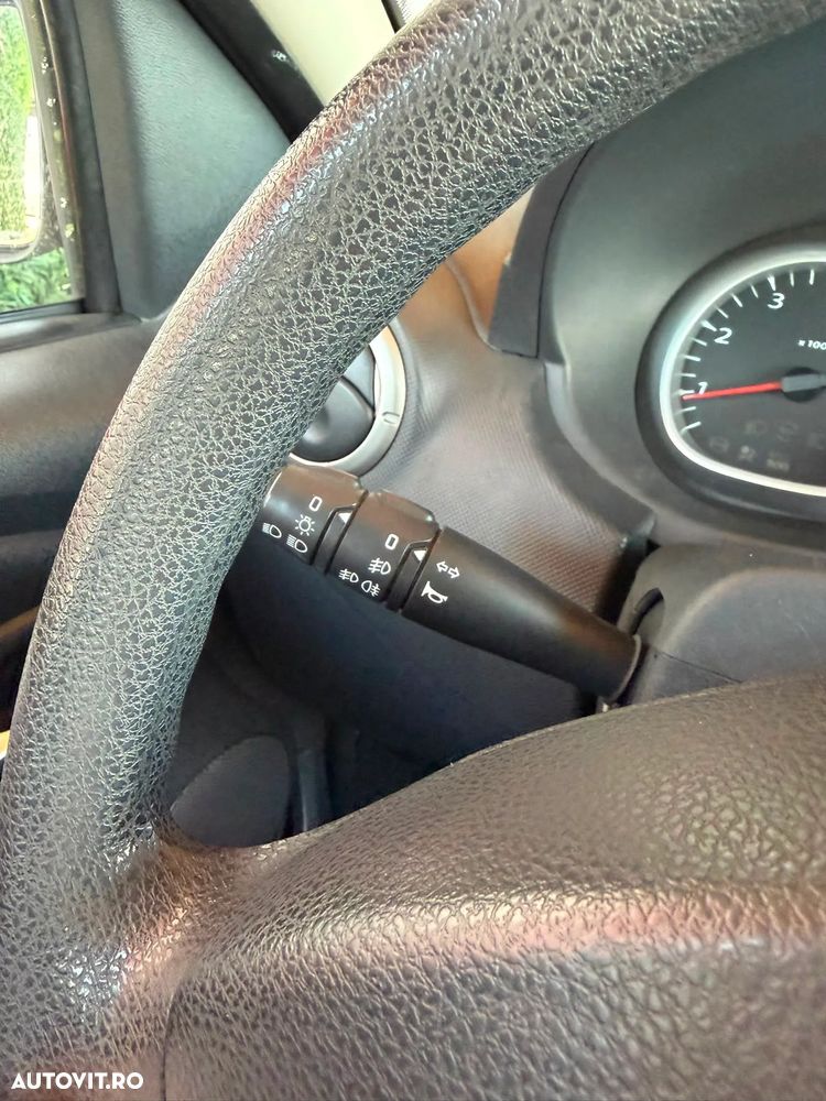 Dacia Duster dCi 90 FAP 4x2 Ambiance - 12
