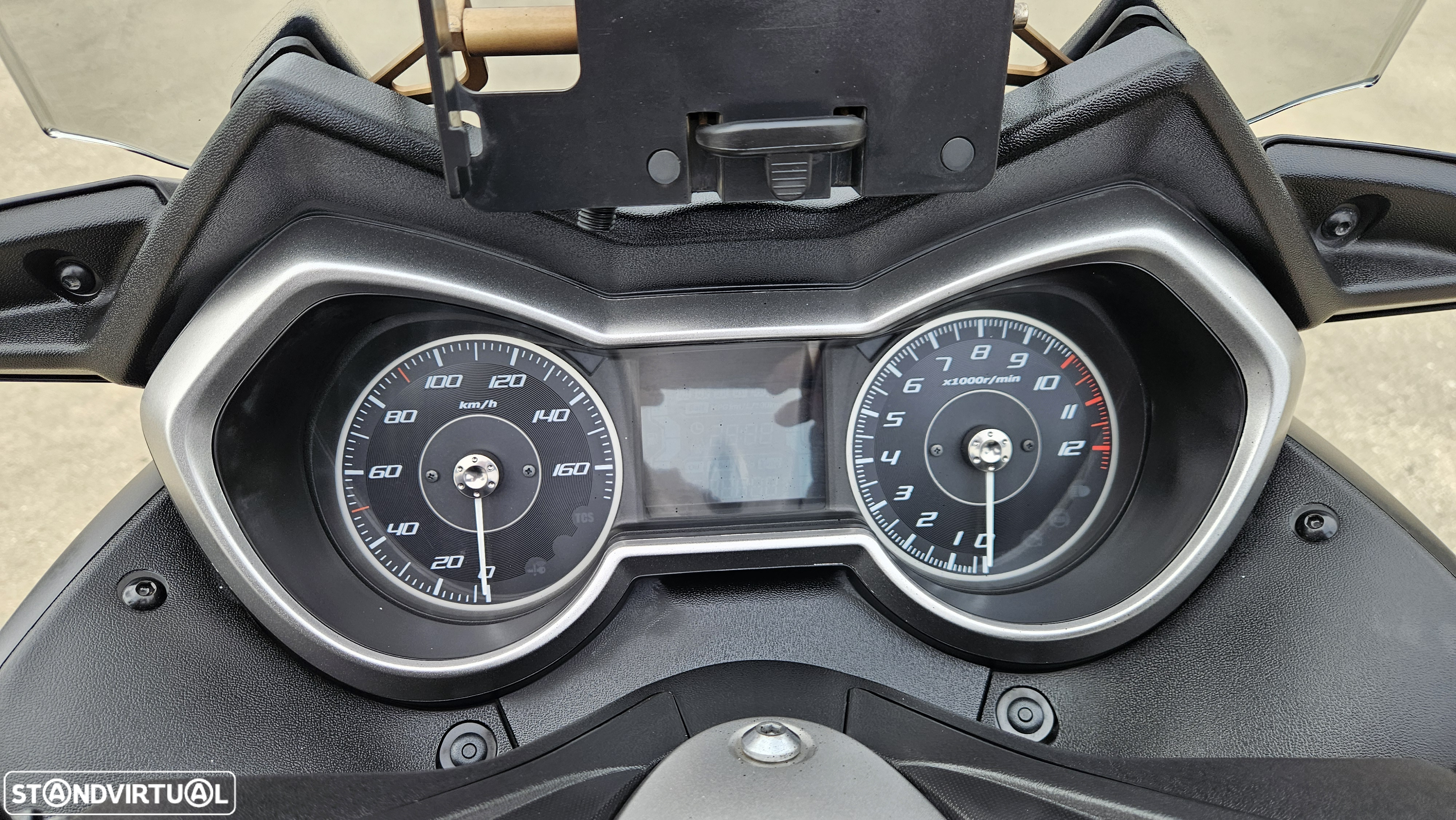 Yamaha X-Max - 15