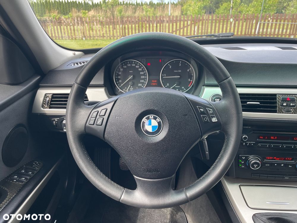 BMW Seria 3 - 28