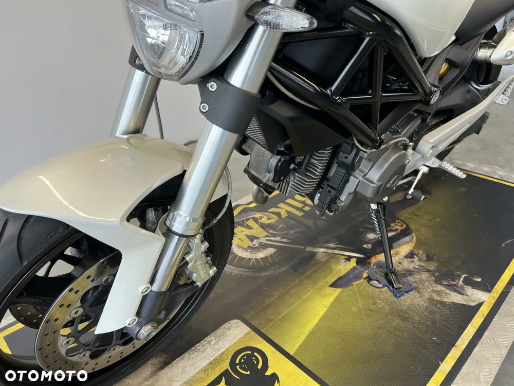 Ducati Monster - 9