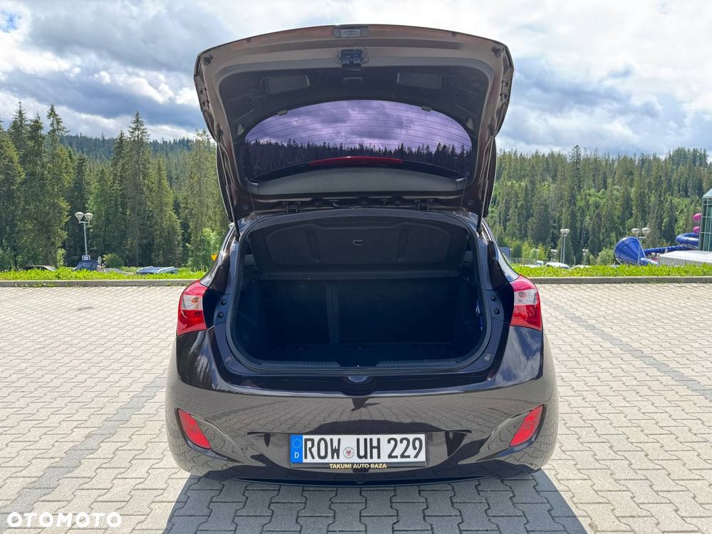 Hyundai i30 blue Kombi 1.4 Classic - 16