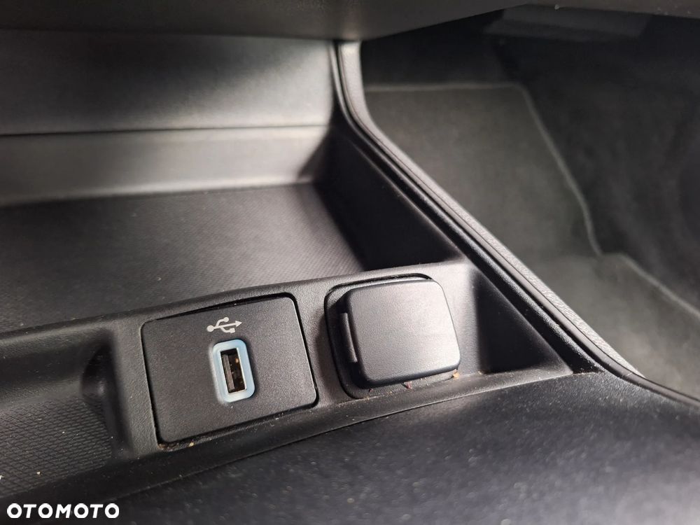 Ford Mondeo 2.0 EcoBlue Titanium - 28