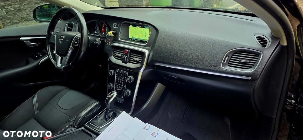 Volvo V40 T3 Drive-E Momentum - 9
