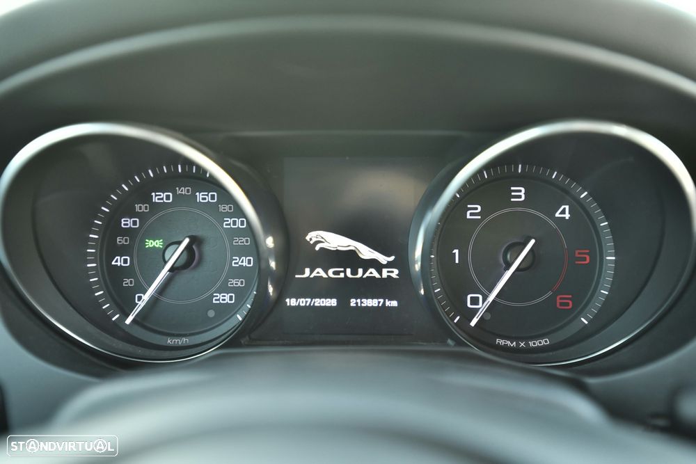 Jaguar XE 20d Aut. Portfolio - 19