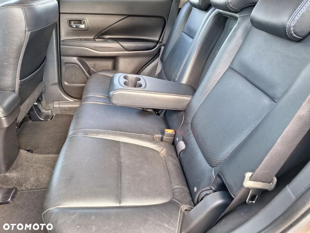 Mitsubishi Outlander - 18