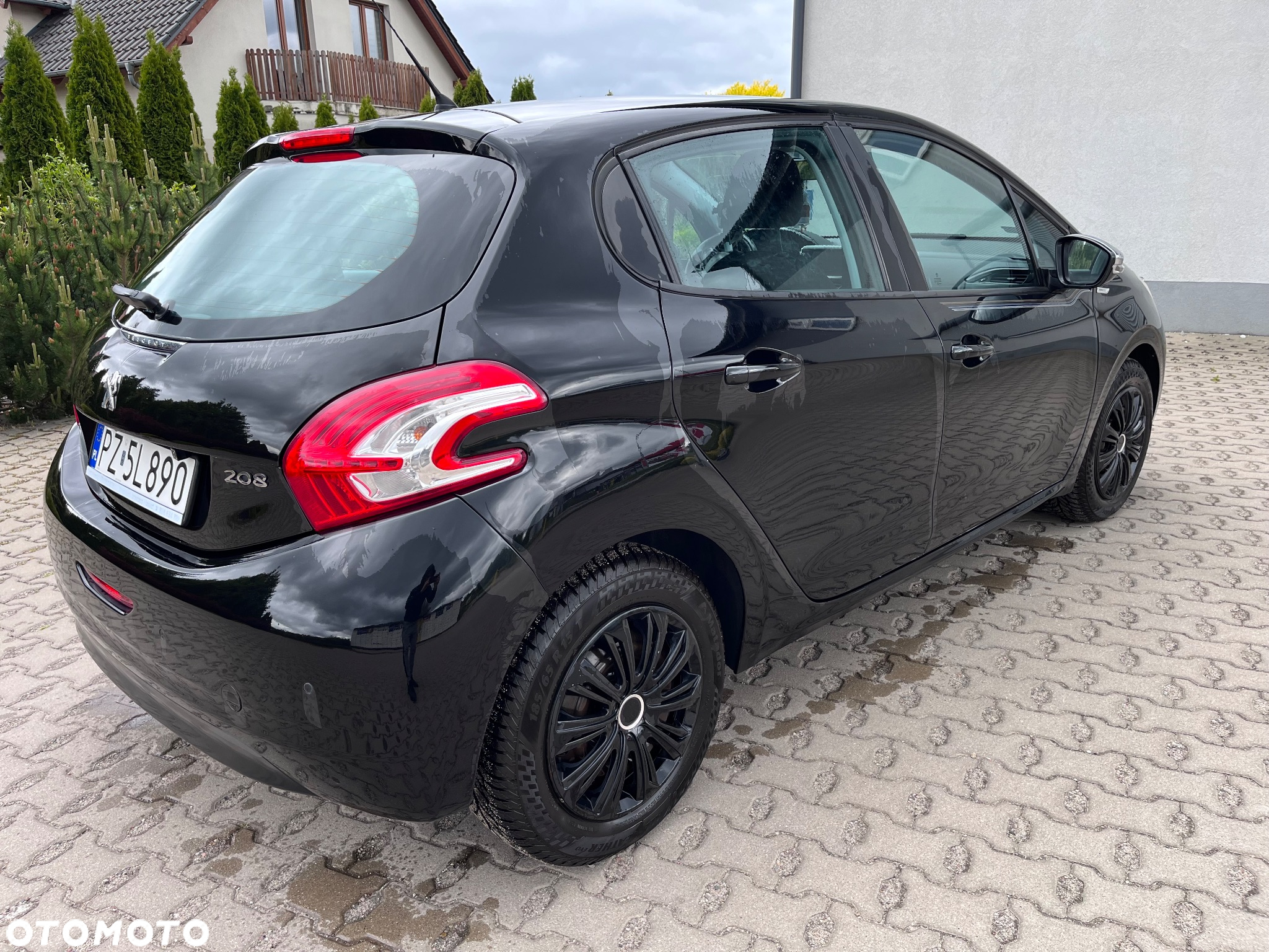 Peugeot 208 - 13