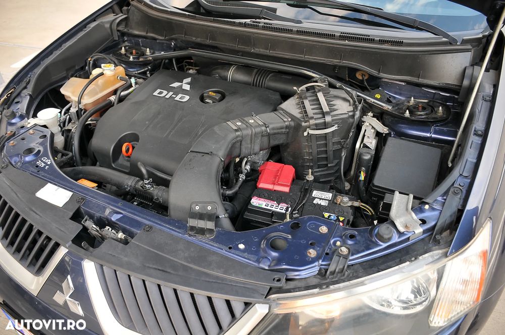 Mitsubishi Outlander - 21