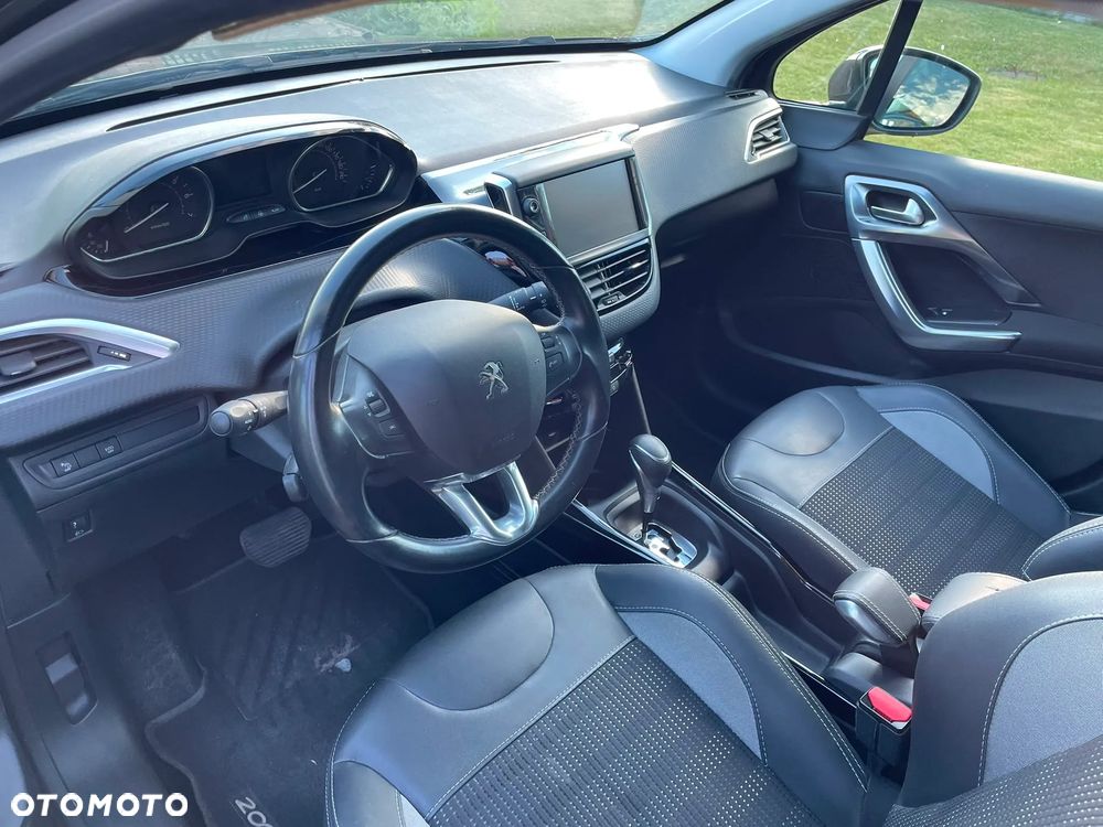 Peugeot 2008 - 9