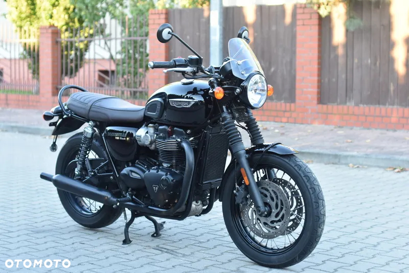 Triumph Bonneville - 3