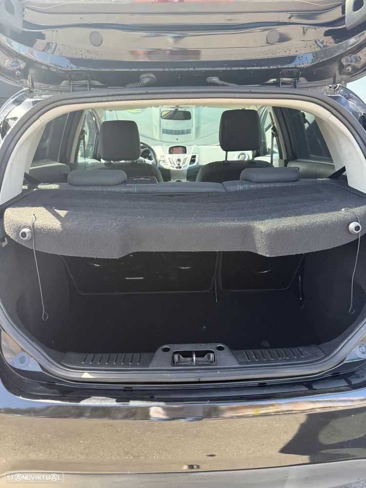 Ford Fiesta 1.4 TDCI Techno - 13