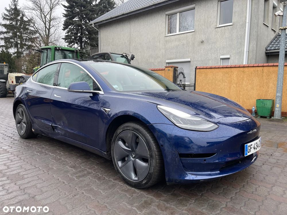 Tesla Model 3 - 5