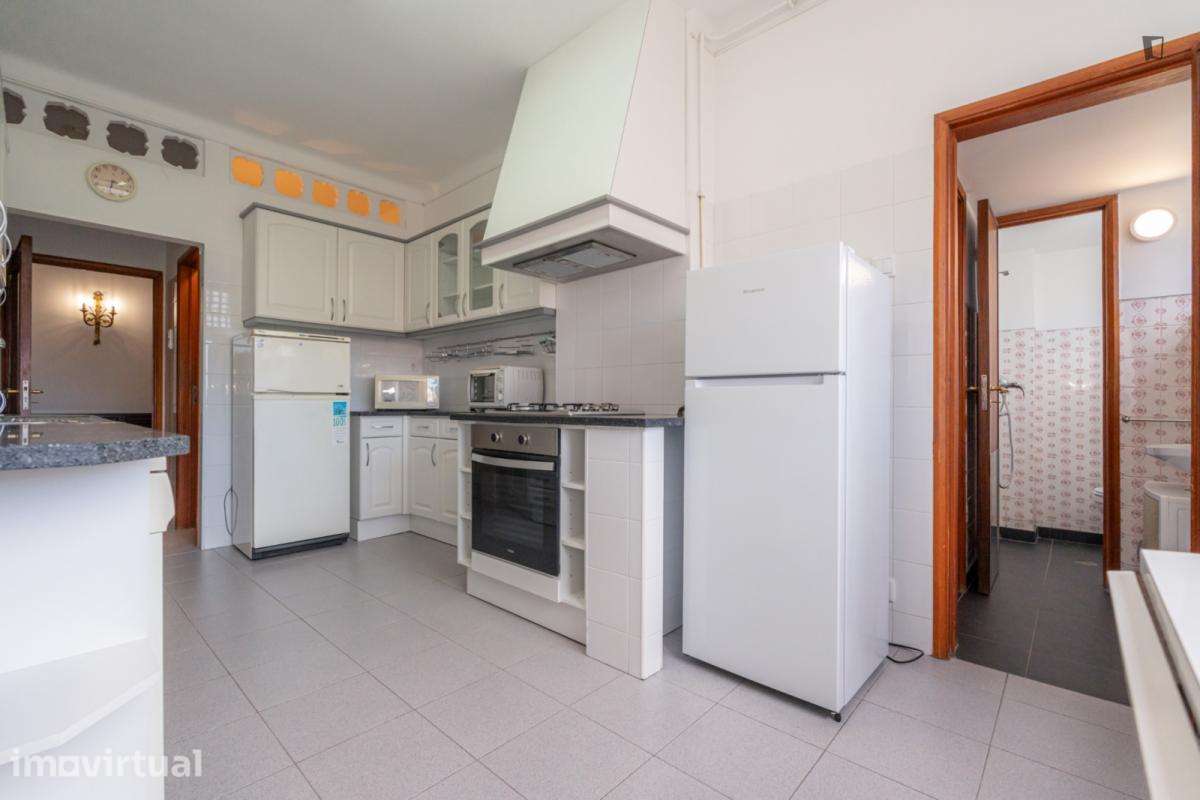 Quarto - localizado em Celas Coimbra Portugal Coimbra - Grande imagem: 5/8