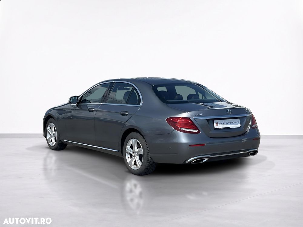 Mercedes-Benz E 200 4MATIC Aut. - 5