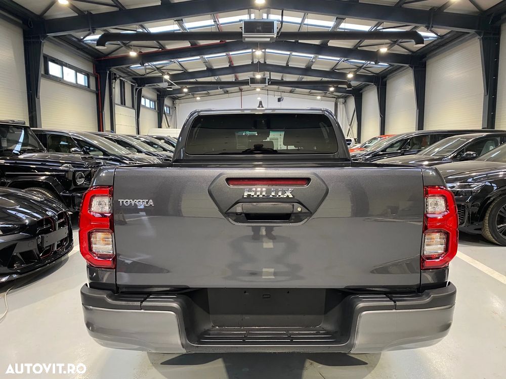 Toyota Hilux 2.8D 204CP 4x4 Double Cab AT MHEV Invincible - 4