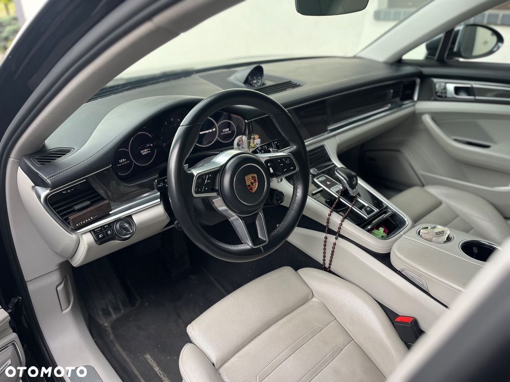 Porsche Panamera 4 Sport Turismo - 21