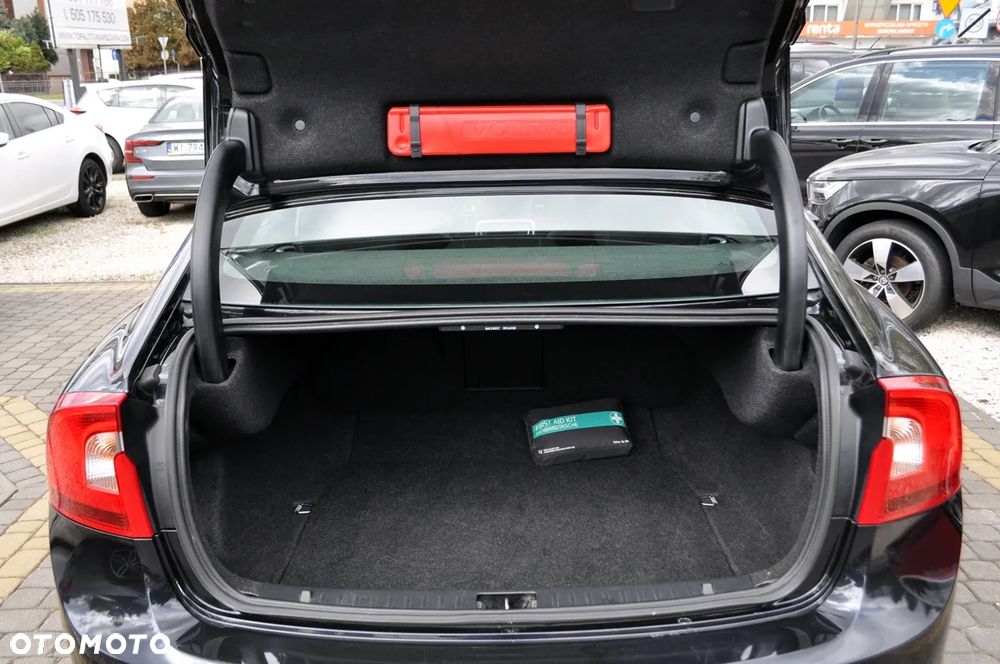 Volvo S60 T3 Kinetic - 33