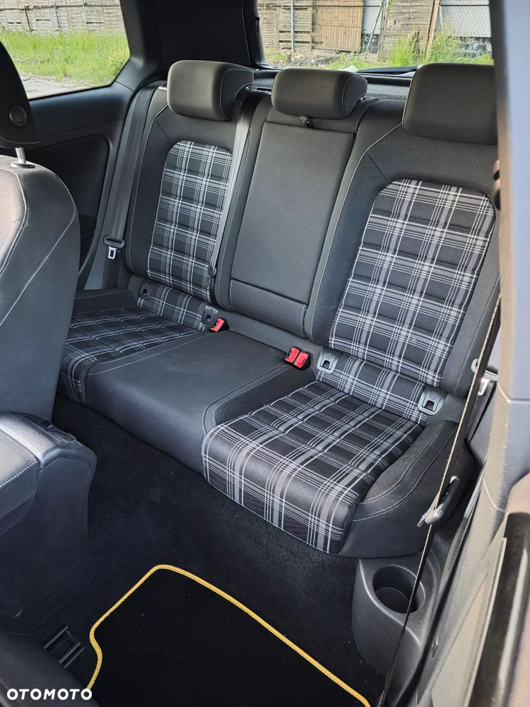 Volkswagen Golf - 7