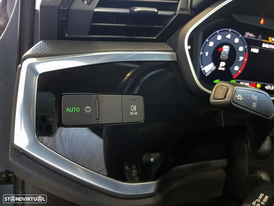Audi Q3 45 TFSIe S tronic - 14