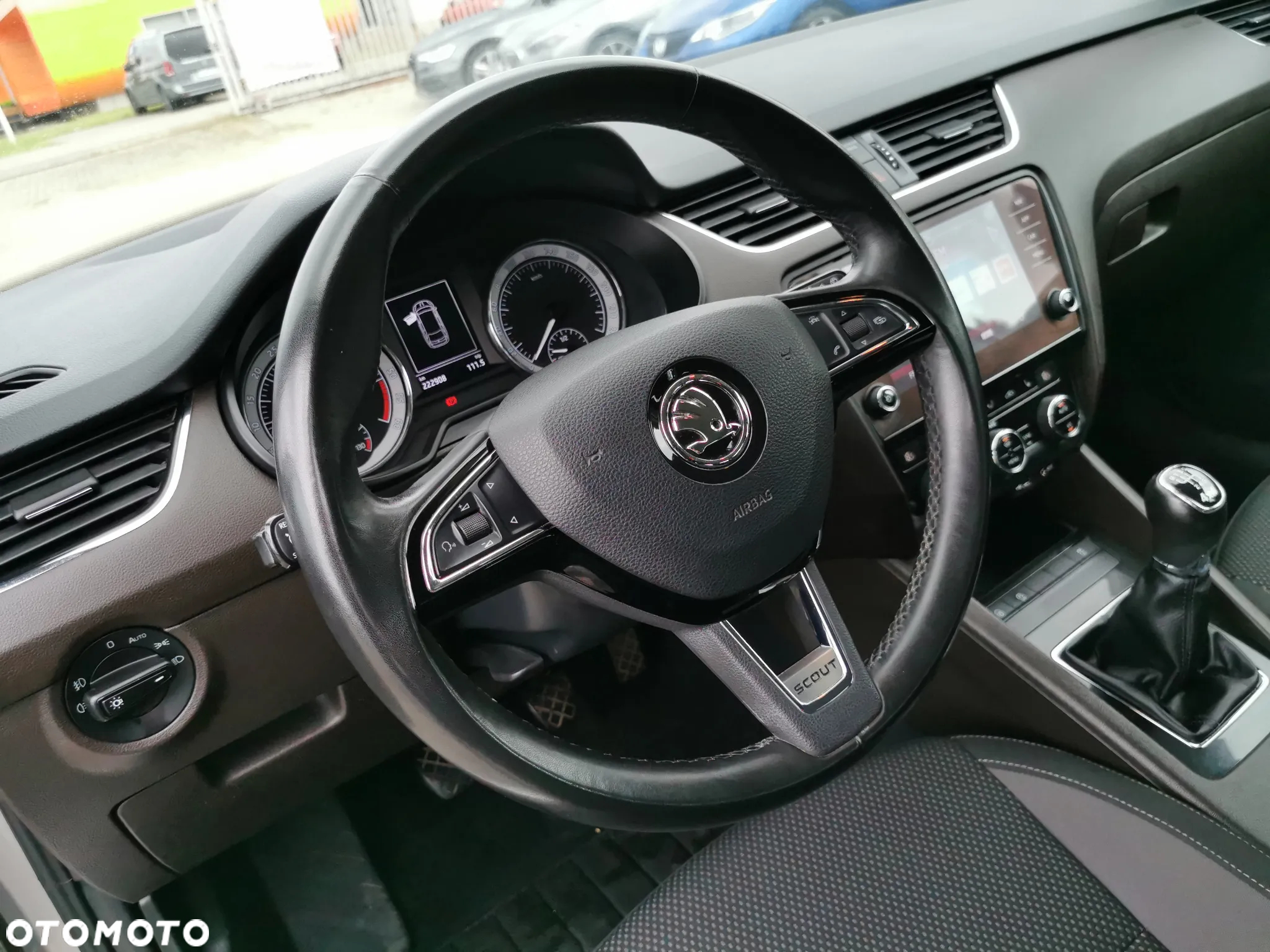 Skoda Octavia Combi 2.0 TDI 4x4 Scout - 19