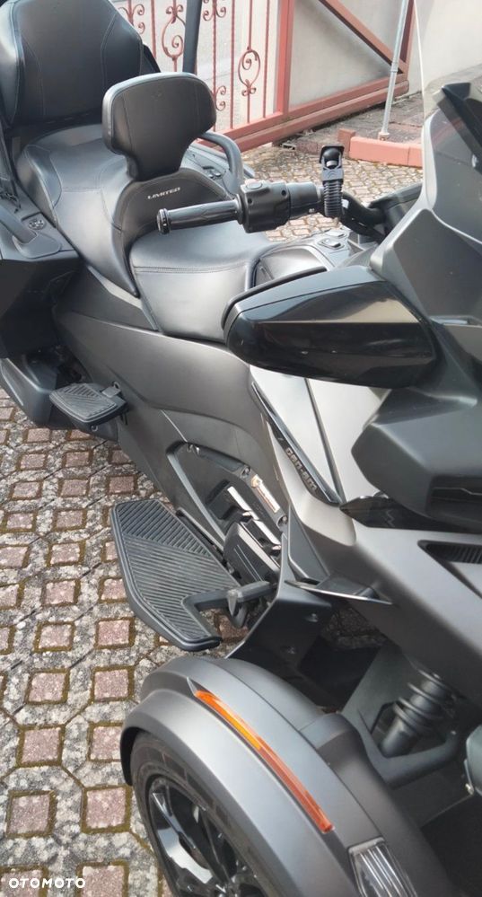 Can-Am Spyder - 8