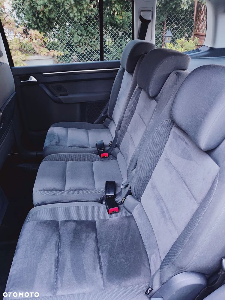 Volkswagen Touran - 14