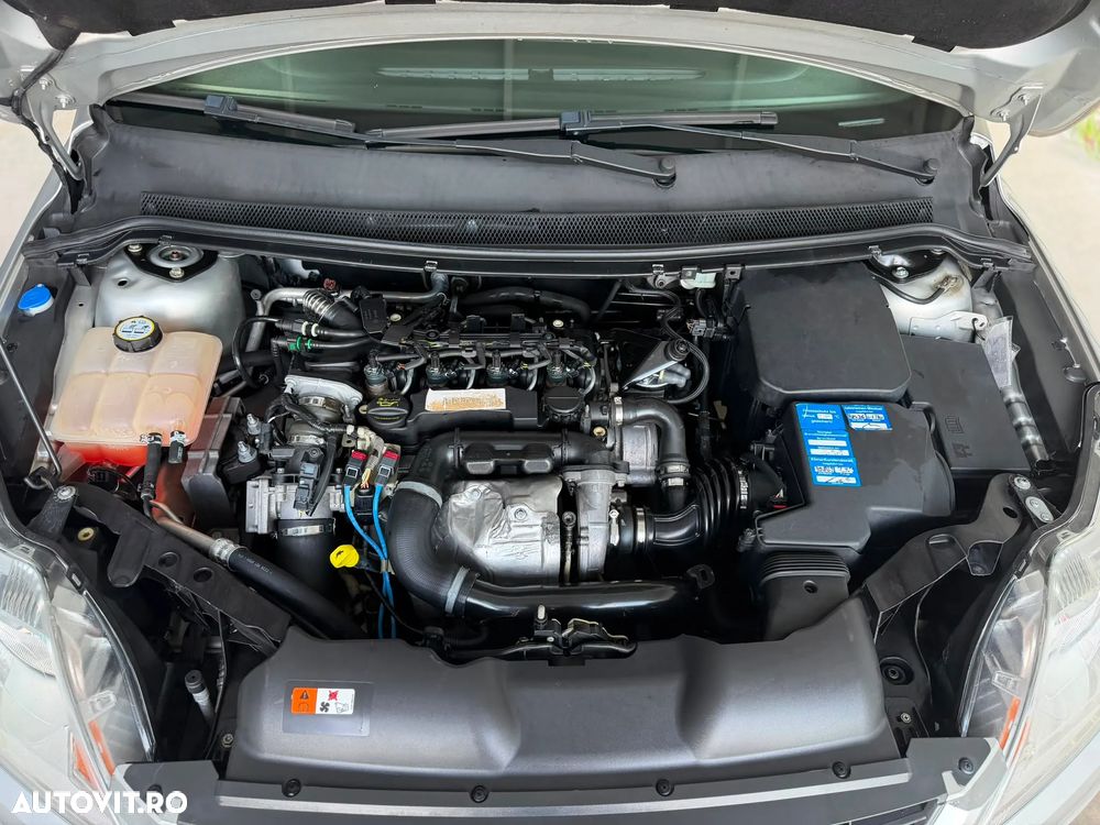 Ford Focus 1.6 TDCI DPF Ambiente - 19
