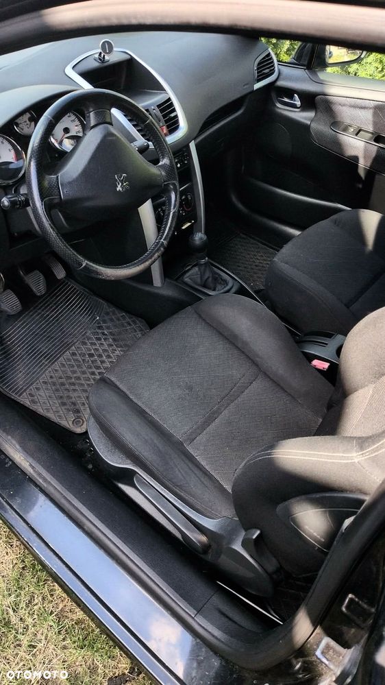 Peugeot 207 - 15