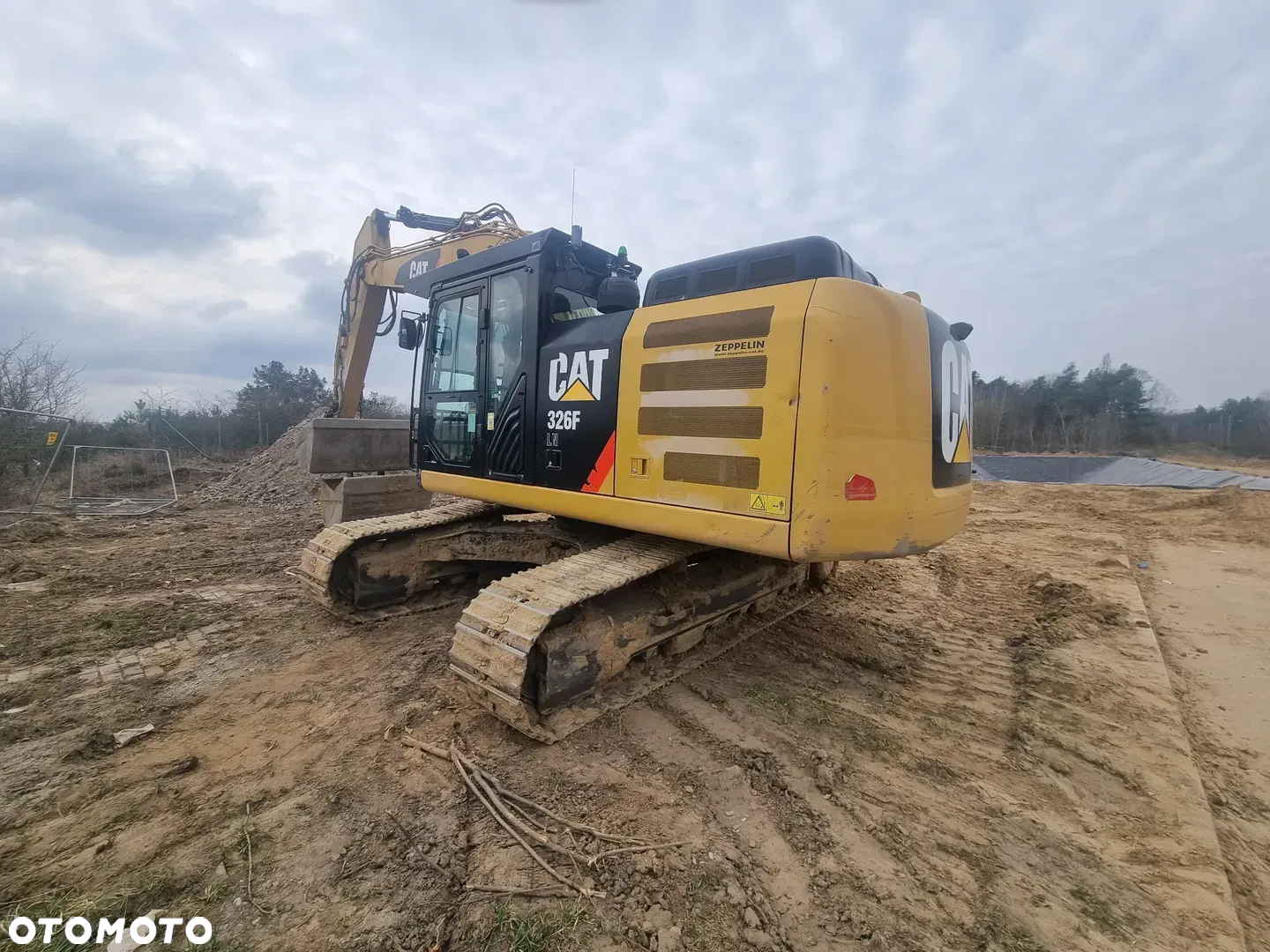 Caterpillar 326F - 9