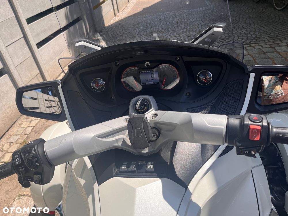 Can-Am Spyder - 7