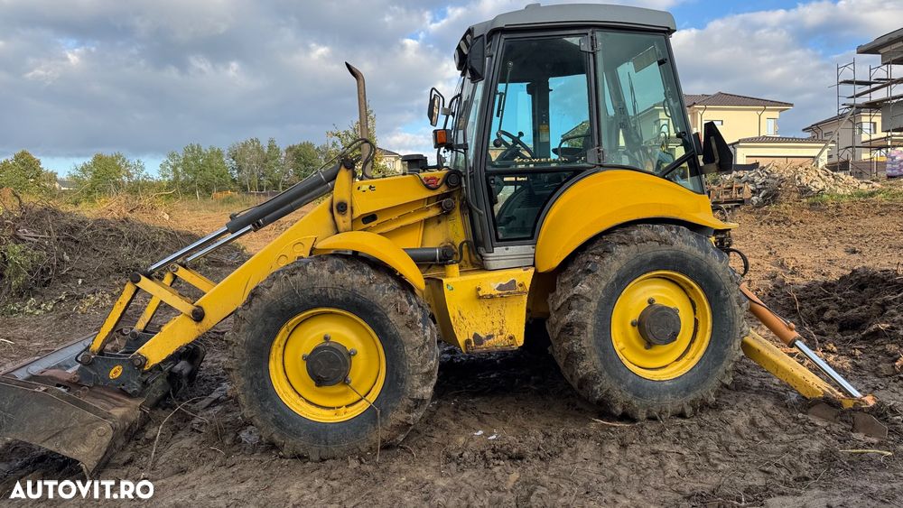 New Holland LB115 - 3