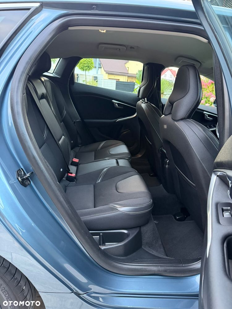 Volvo V40 D2 Summum - 22