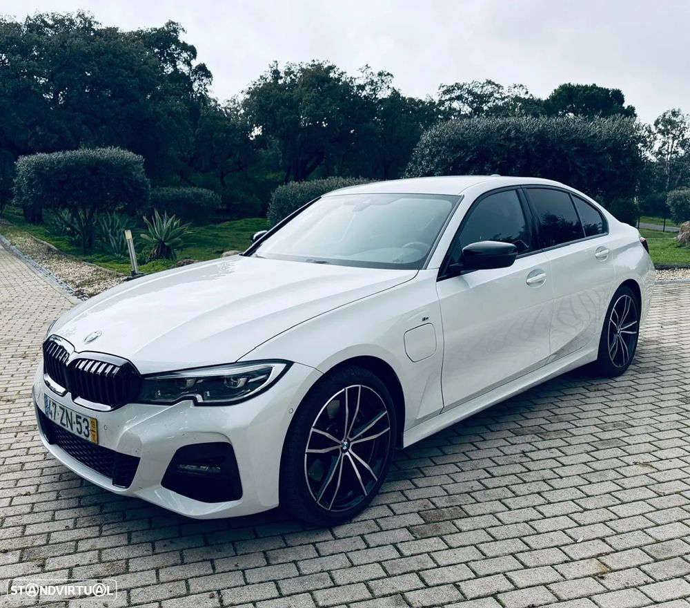 BMW 330 e Pack M Auto - 1
