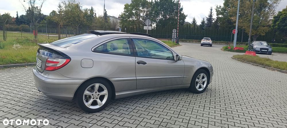 Mercedes-Benz C-Class 2007 photo 4