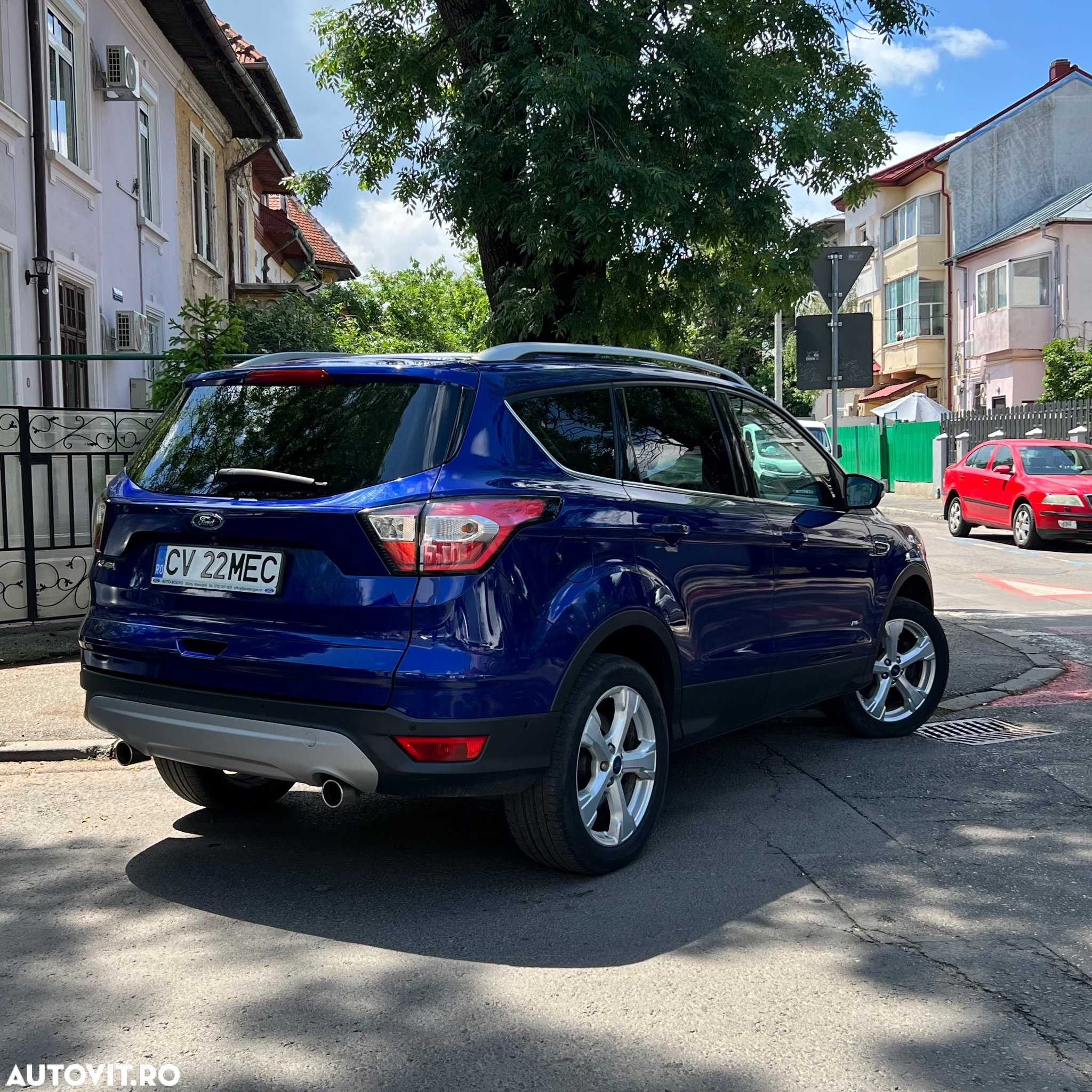 Ford Kuga 2.0 TDCi 4WD Powershift Titanium - 4