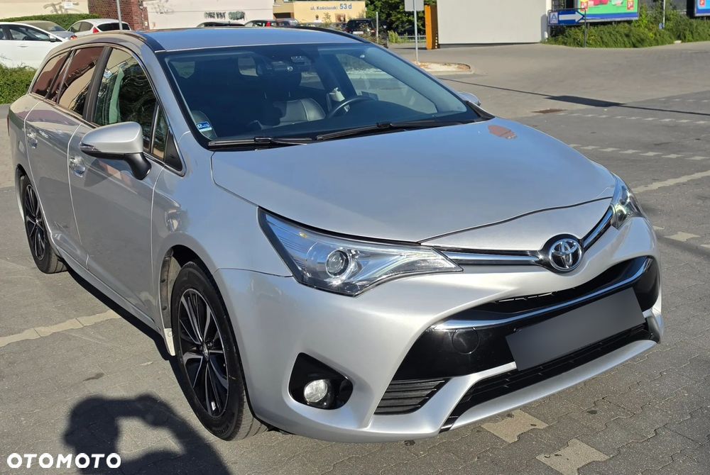 Toyota Avensis 1.8 Premium MS - 3