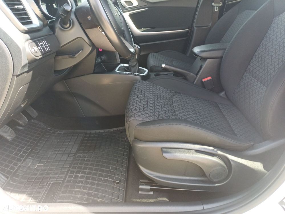 Kia Ceed 1.5 T-GDI 6MT Best - 10