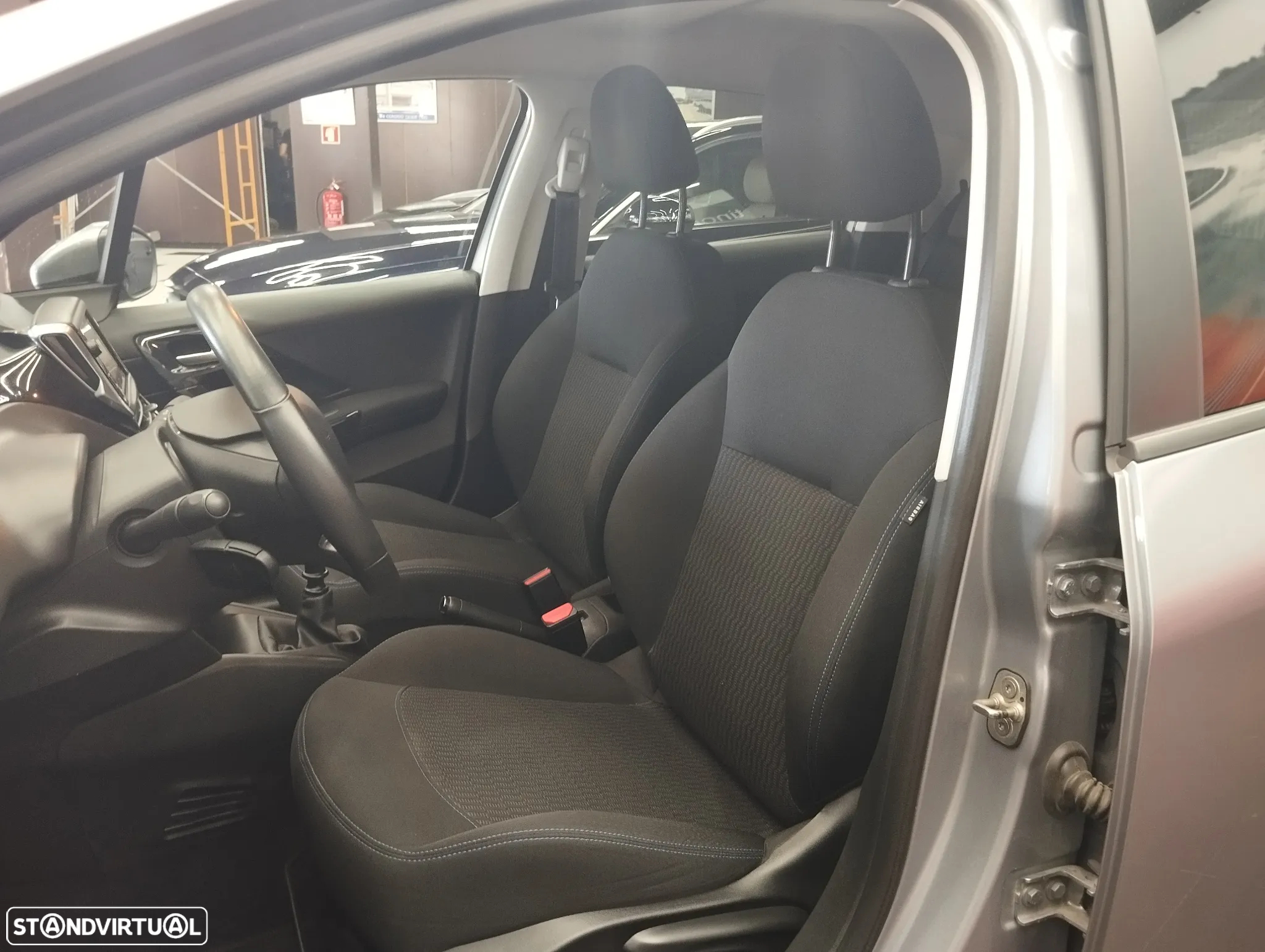 Peugeot 208 1.5 BlueHDi Signature - 15