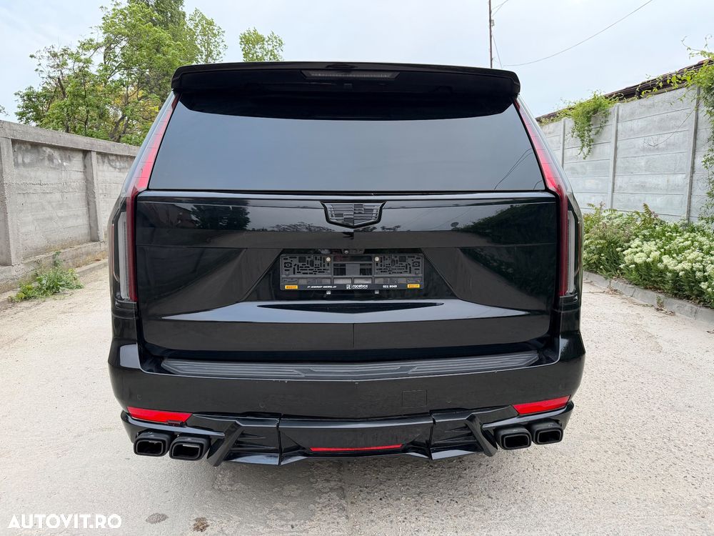 Cadillac Escalade - 4