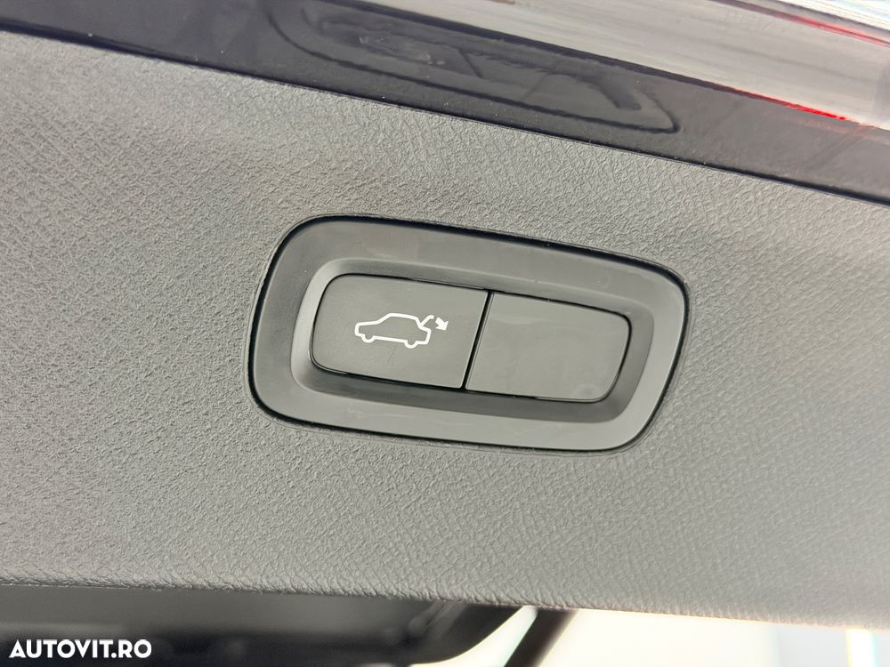 Volvo XC 90 D5 AWD Geartronic Momentum - 23