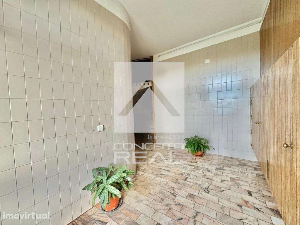 Apartamento T2 - Renovado (Forno) - Grande imagem: 2/33