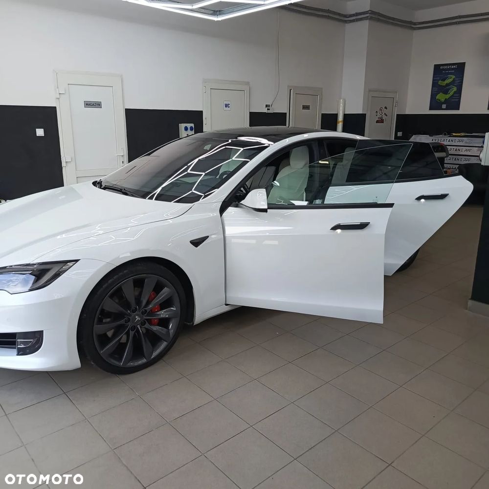Tesla Model S Performance - 14
